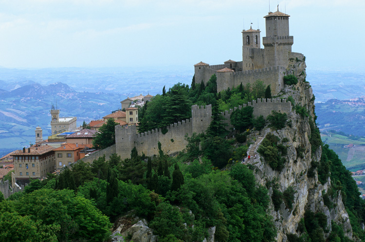 San Marino<br>Il fascino della storia tra panorami mozzafiato