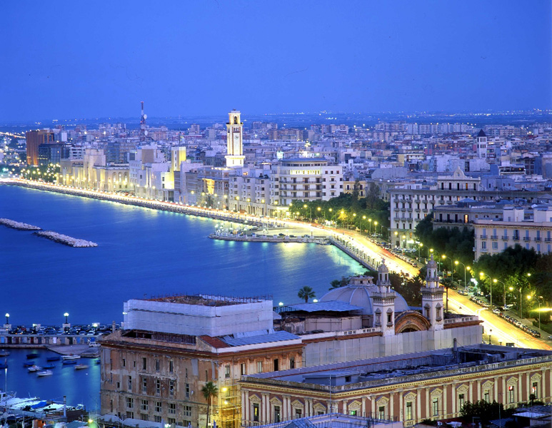 Bari
La Parigi del Mediterraneo